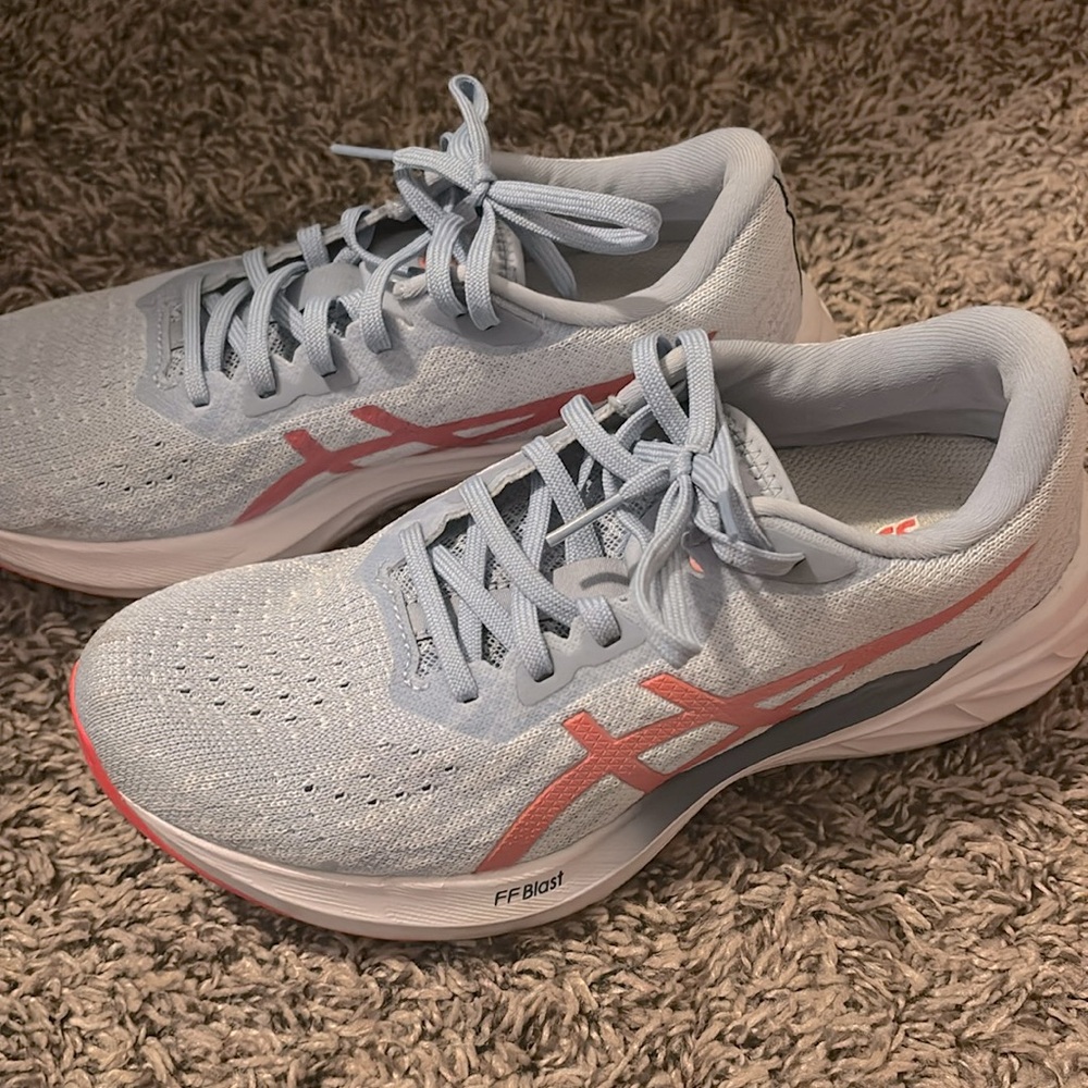 Women’s asics sneakers size 7.5